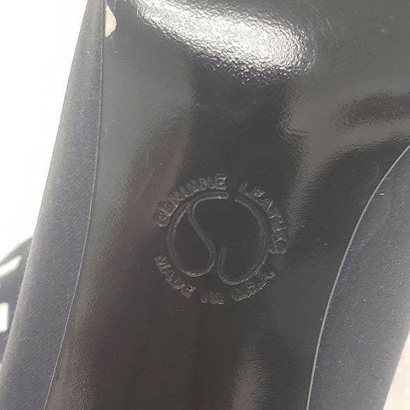 Vintage St. John Studded Bling Pointy Toe Satiny Heels Size 8.5 AAA - Picture 10 of 10